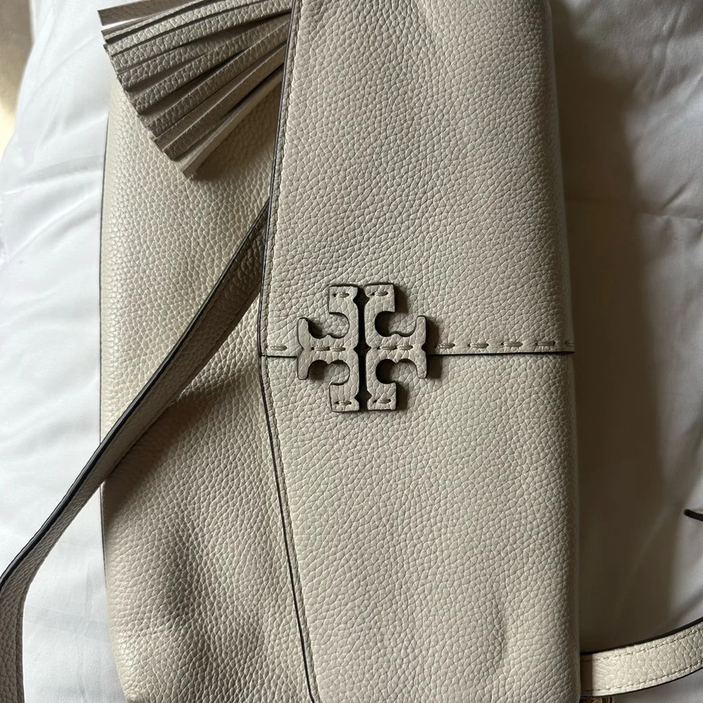 Tory Burch McGraw Crossbody in Cream - Picture 3 of 8